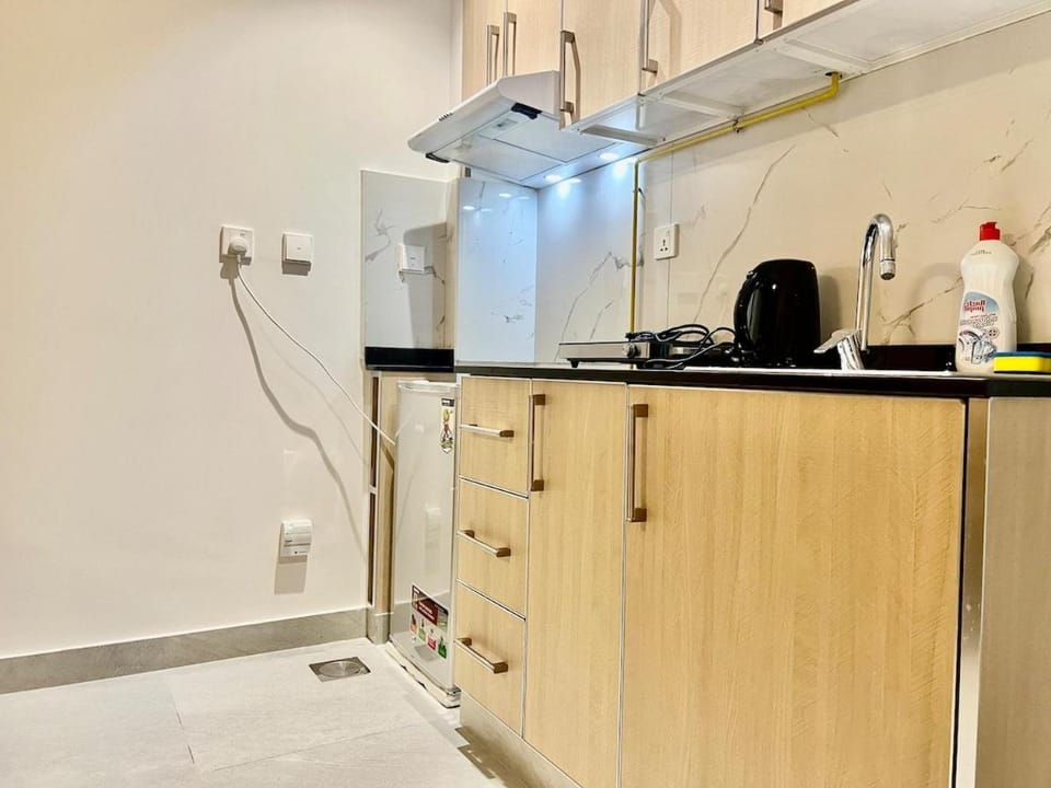 Karama stunning unit for 4 Apartment in Dubai