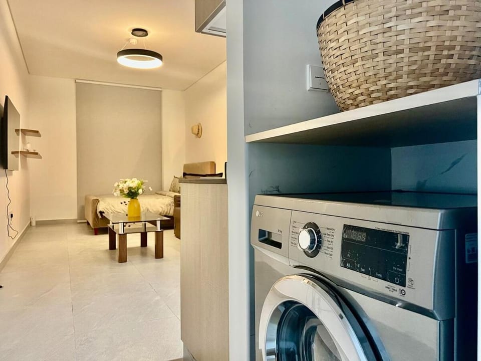 Karama stunning unit for 4 Apartment in Dubai
