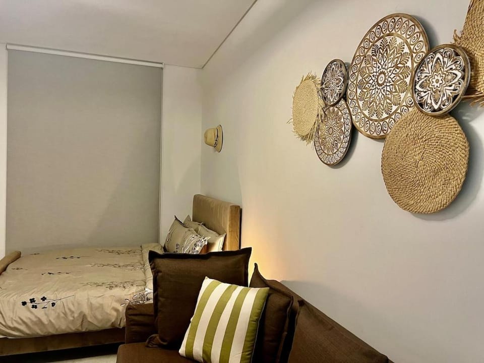 Karama stunning unit for 4 Apartment in Dubai