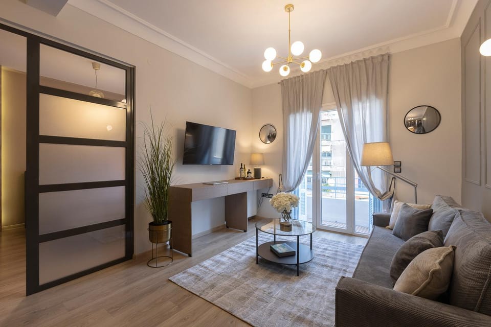 Communal lounge/ TV room, TV and multimedia, Living room