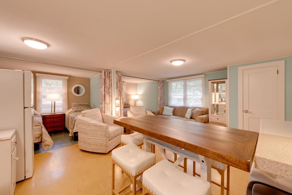 Fish & Hike: Lakeside Poconos Retreat, Unit 4 Apartment in Pocono Mountains