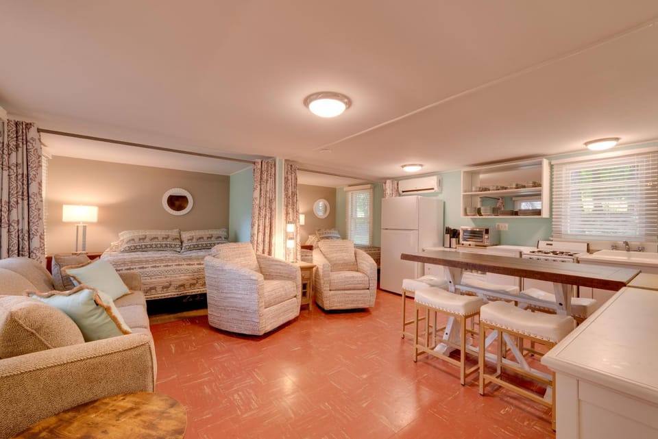 Fish & Hike: Lakeside Poconos Retreat, Unit 3 Apartment in Pocono Mountains