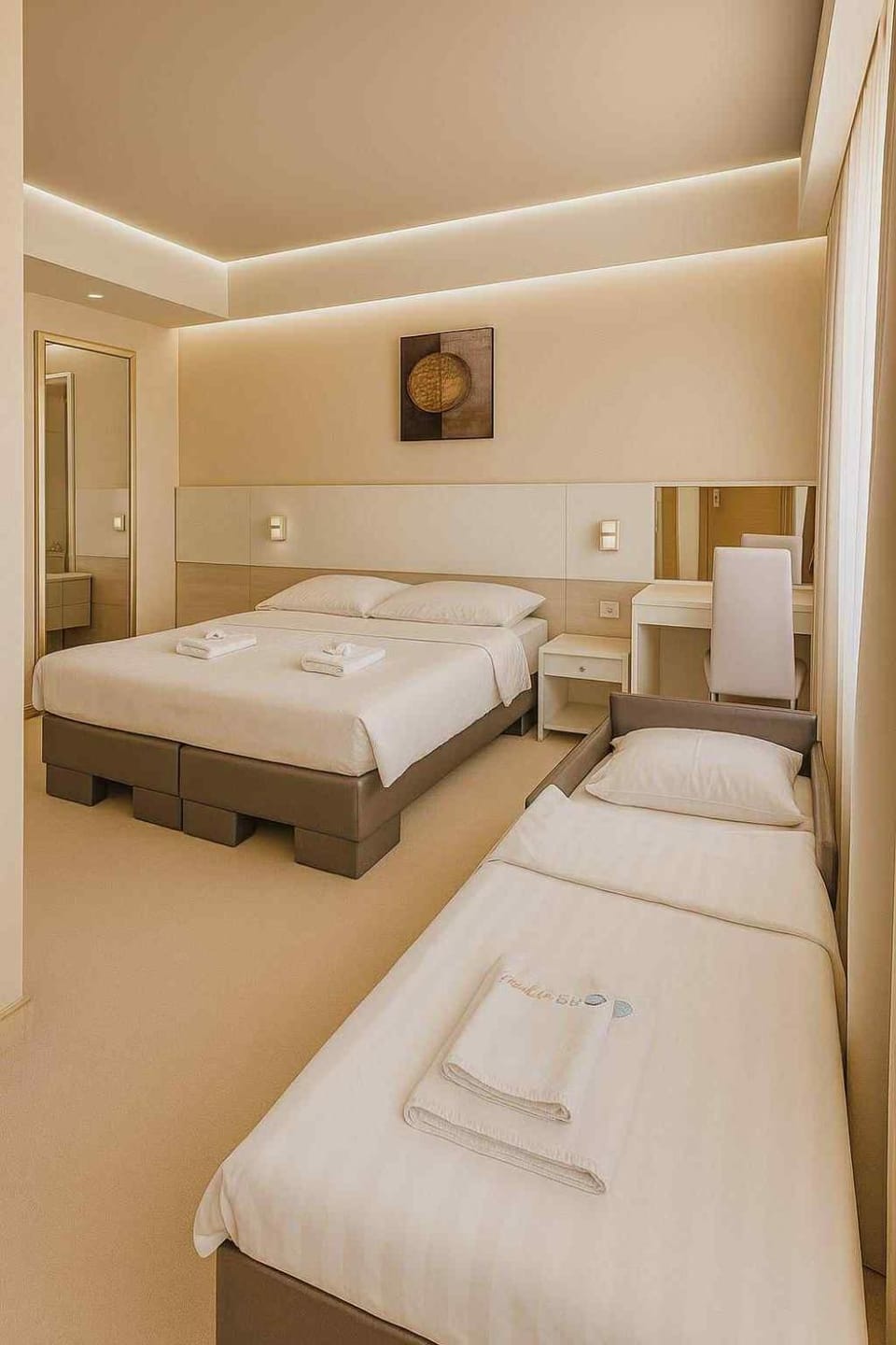 Bed, Photo of the whole room, Bedroom, towels