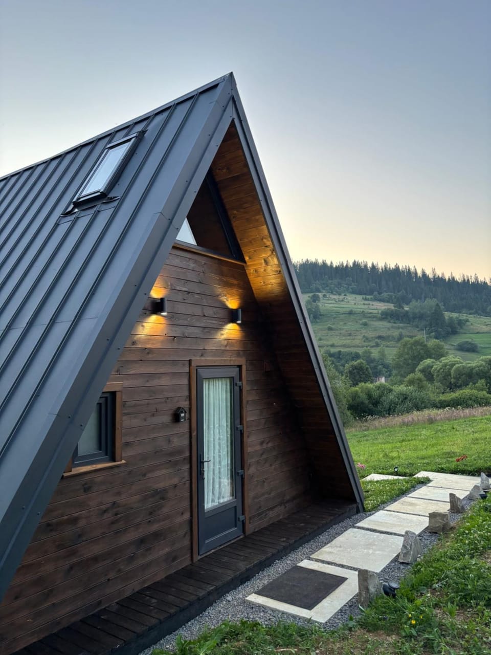 Stryh xata - Будиночок в Карпатах з чаном-джакузі Nature lodge in Lviv Oblast