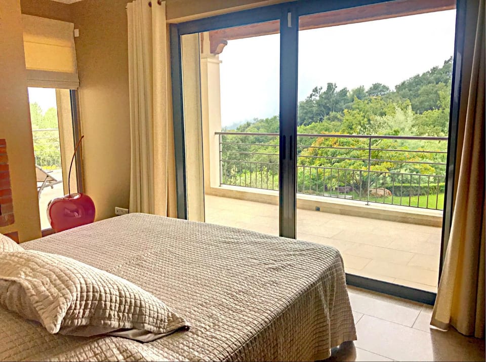 Bed, Natural landscape, View (from property/room), Balcony/Terrace, Bedroom