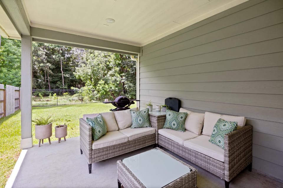 Patio, BBQ facilities, Garden, Seating area, Garden view