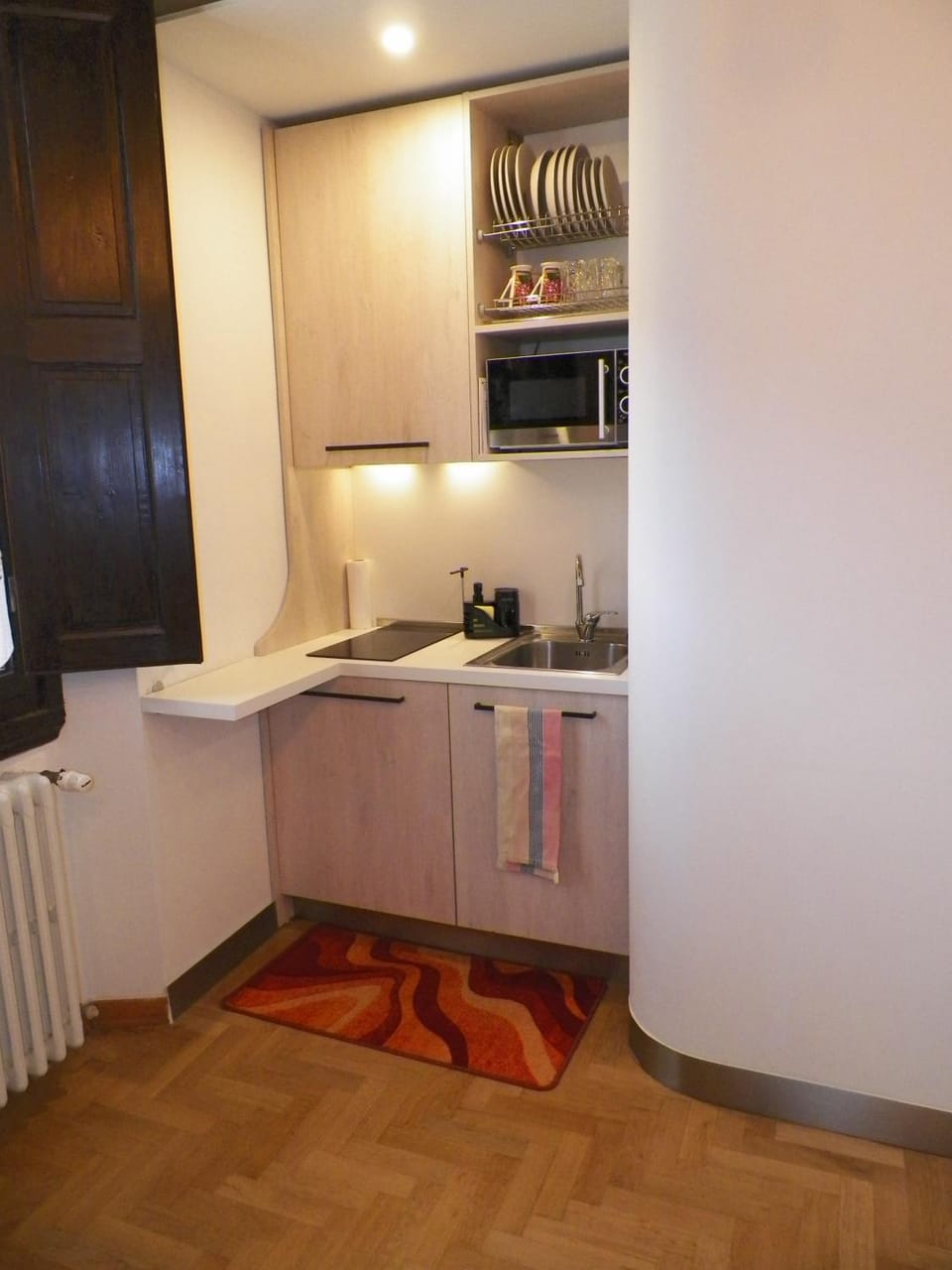 Kitchen or kitchenette