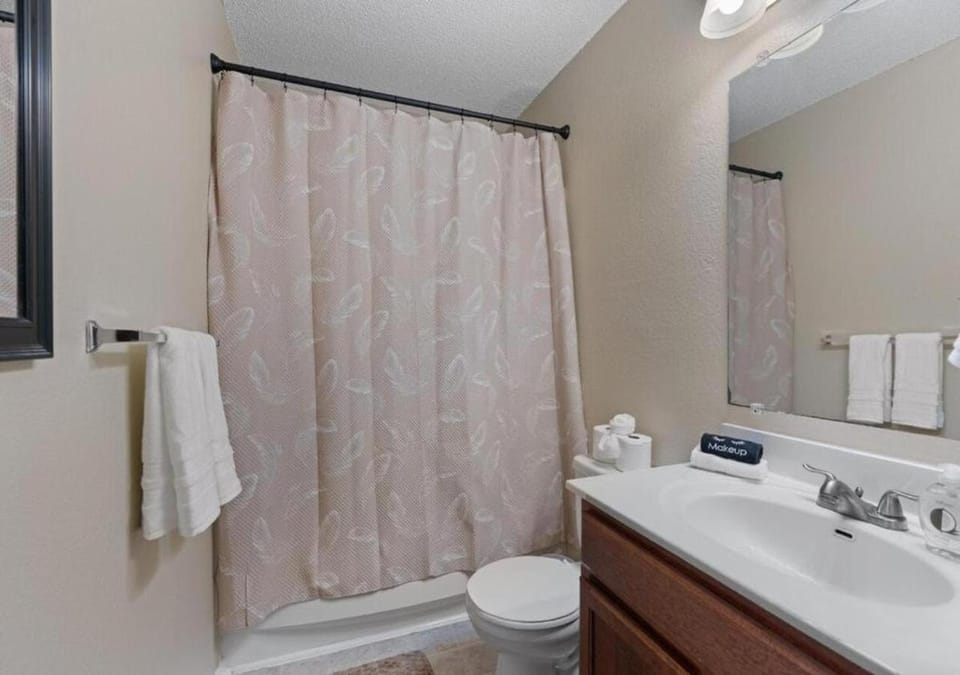 Shower, Bathroom, towels