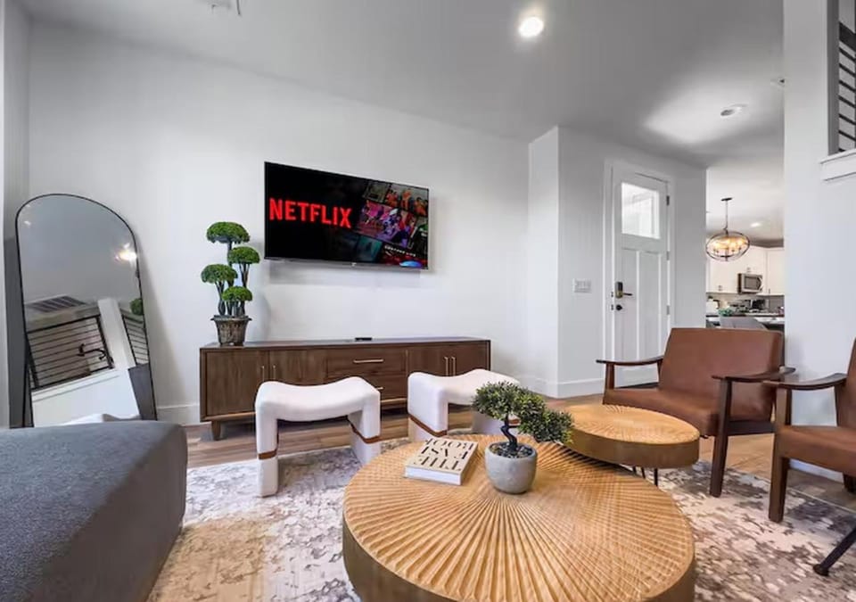 TV and multimedia, Living room, Seating area