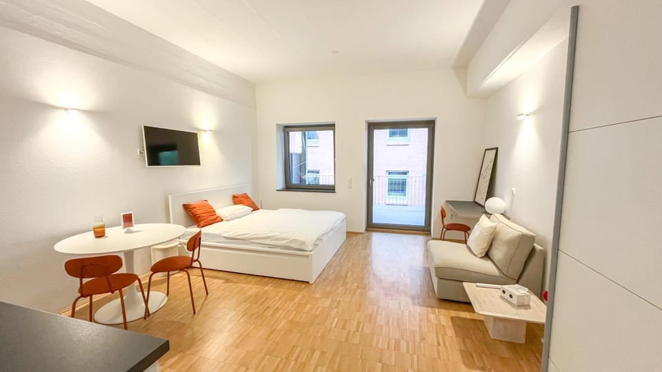 Bed, TV and multimedia, Living room, Photo of the whole room, Seating area, Dining area, Bedroom