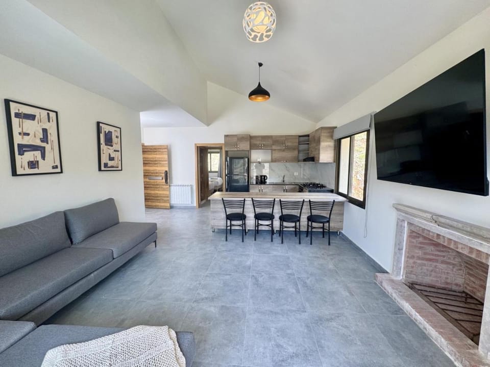 Alpina Faqra 3-BR w Pool and Balcony Apartment in Africa