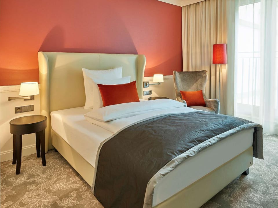 TV and multimedia, Coffee/tea facilities, Living room, Business facilities, Seating area, Bedroom, On site