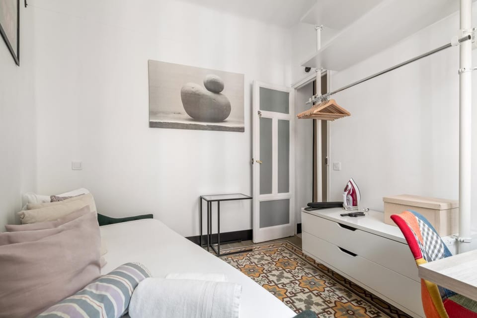 Private room in Malasaña #3 Bed and Breakfast in Centro