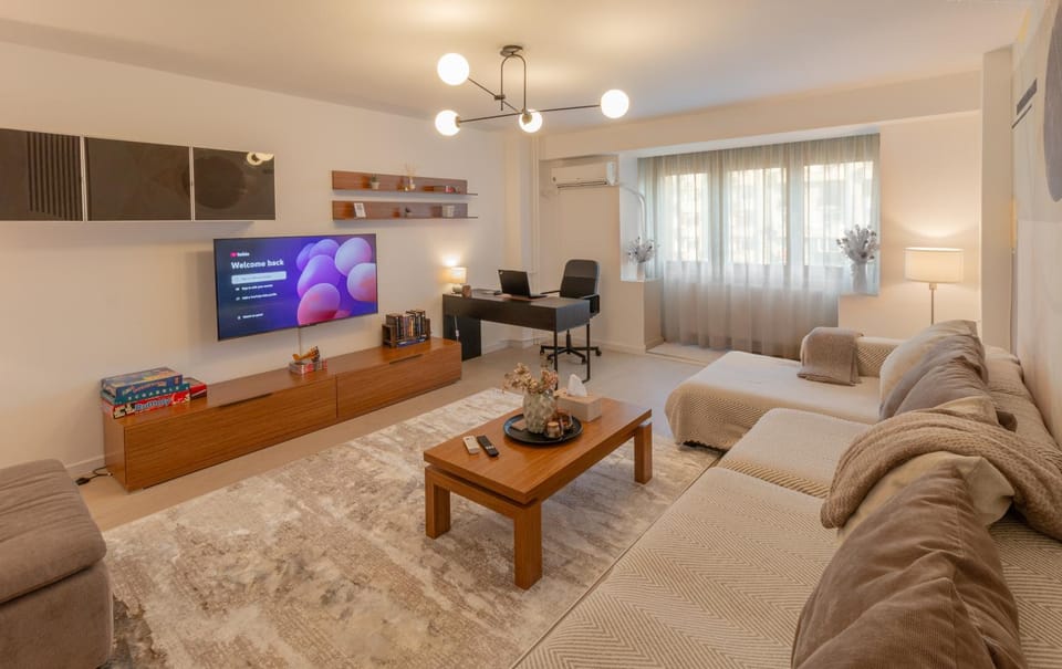 TV and multimedia, Living room, Seating area