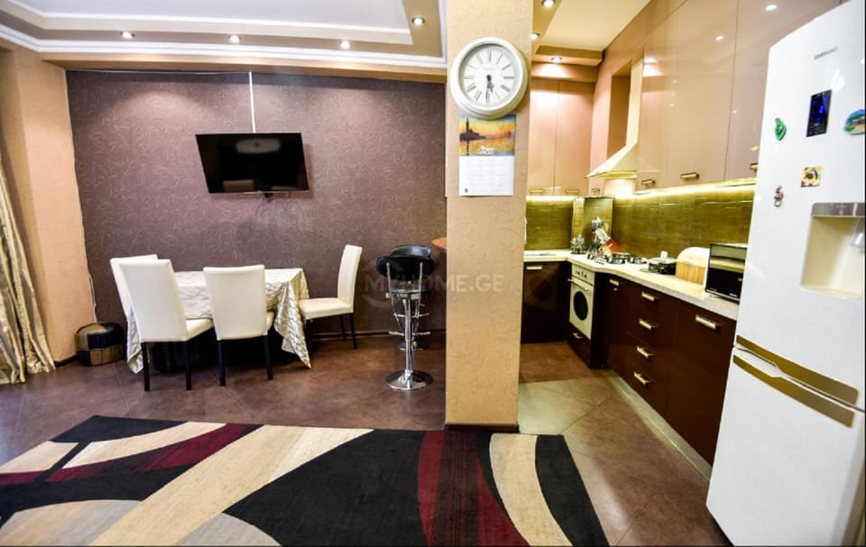 TV and multimedia, Kitchen or kitchenette, Seating area, Dining area