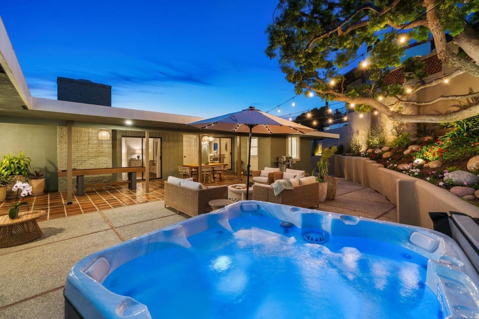 La Jolla Hilltop Haven with Ocean Views and Spa House in La Jolla