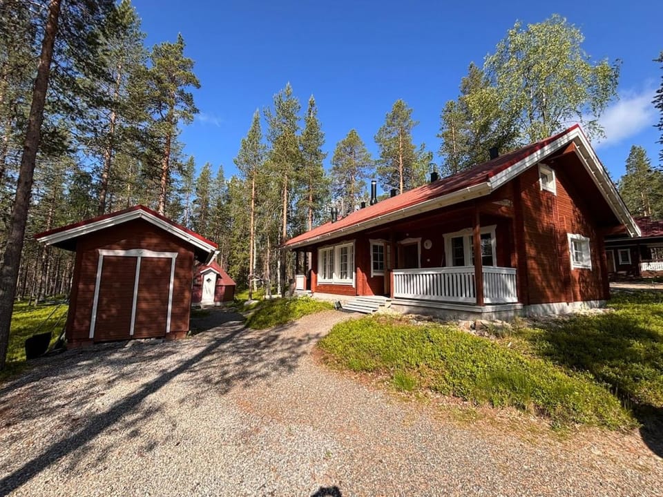 Property building, Day