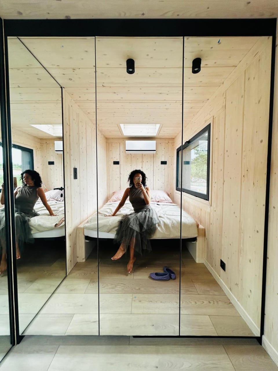 Bed, Bedroom, air conditioner