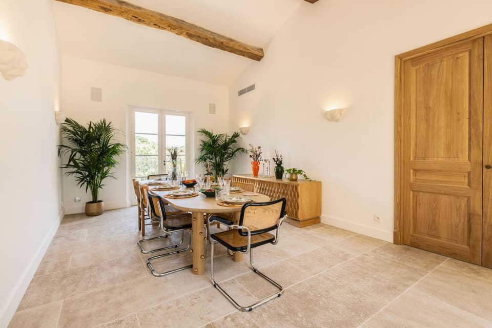 Dining area, air conditioner