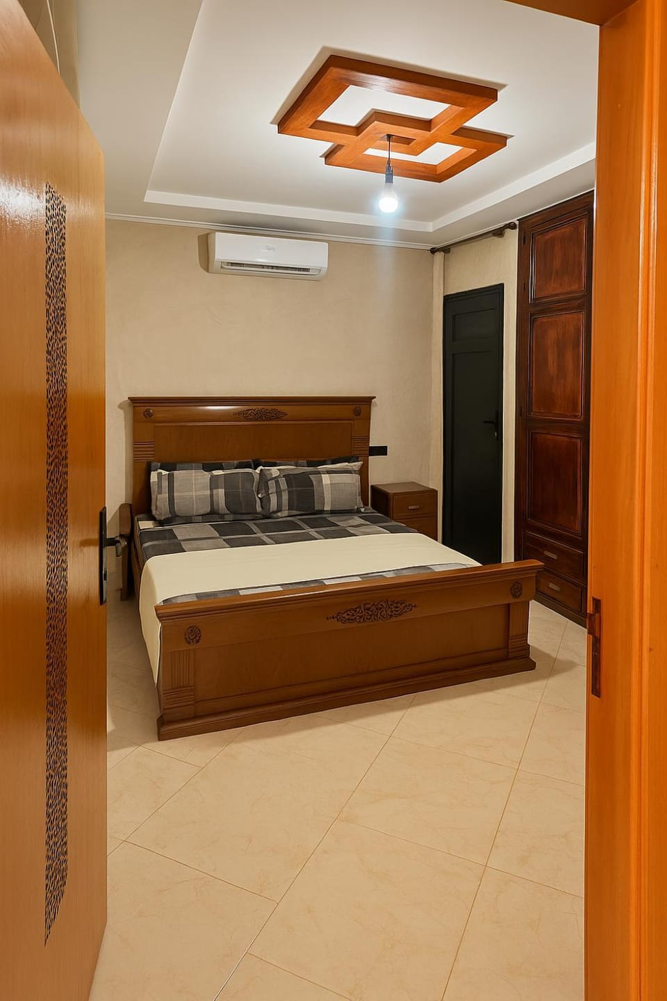 Bed, Photo of the whole room, Bedroom, wardrobe, air conditioner