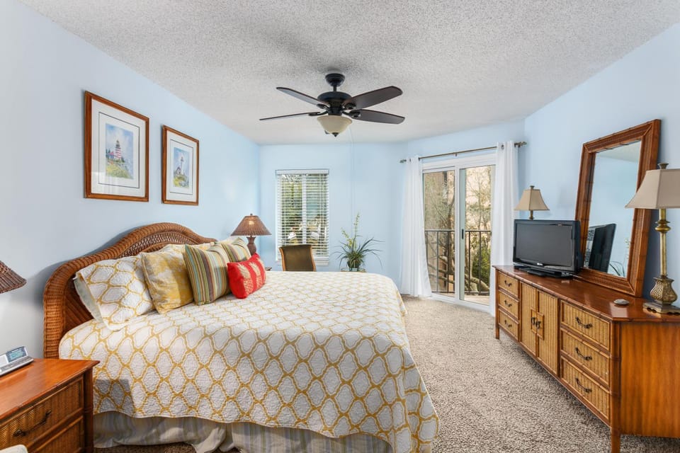 Beach Club #202 House in Saint Simons Island