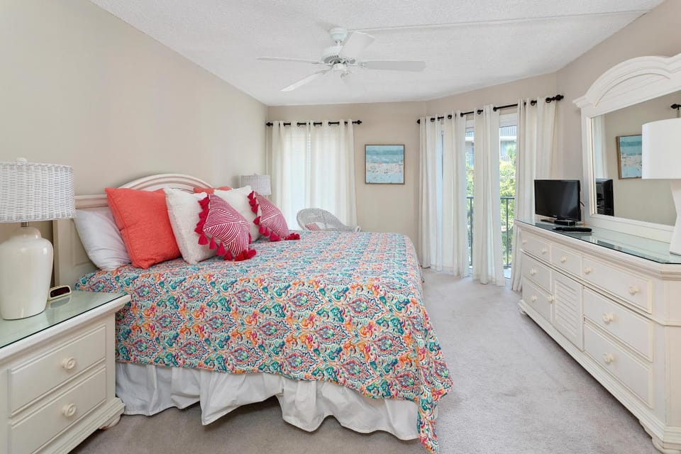 Beach Club #204 House in Saint Simons Island