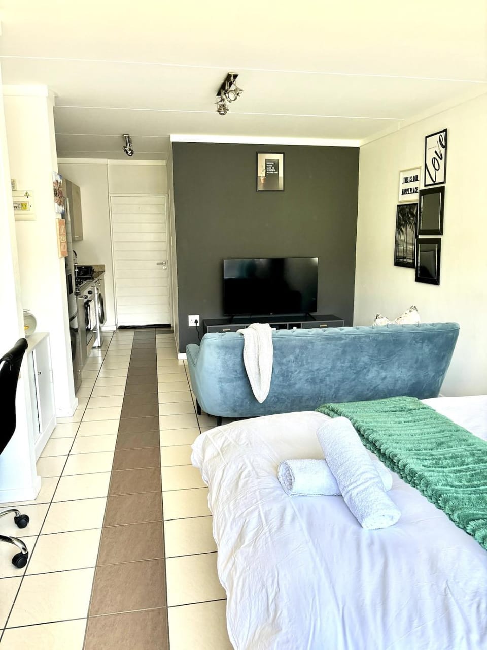 Luxe Studio In Fourways Apartment in Sandton