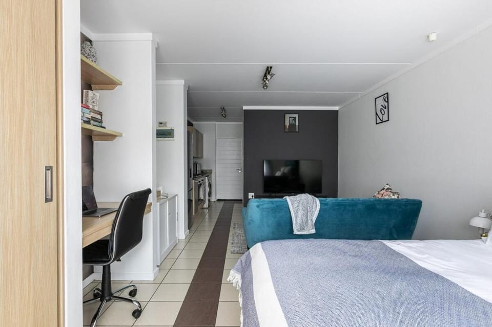Luxe Studio In Fourways Apartment in Sandton