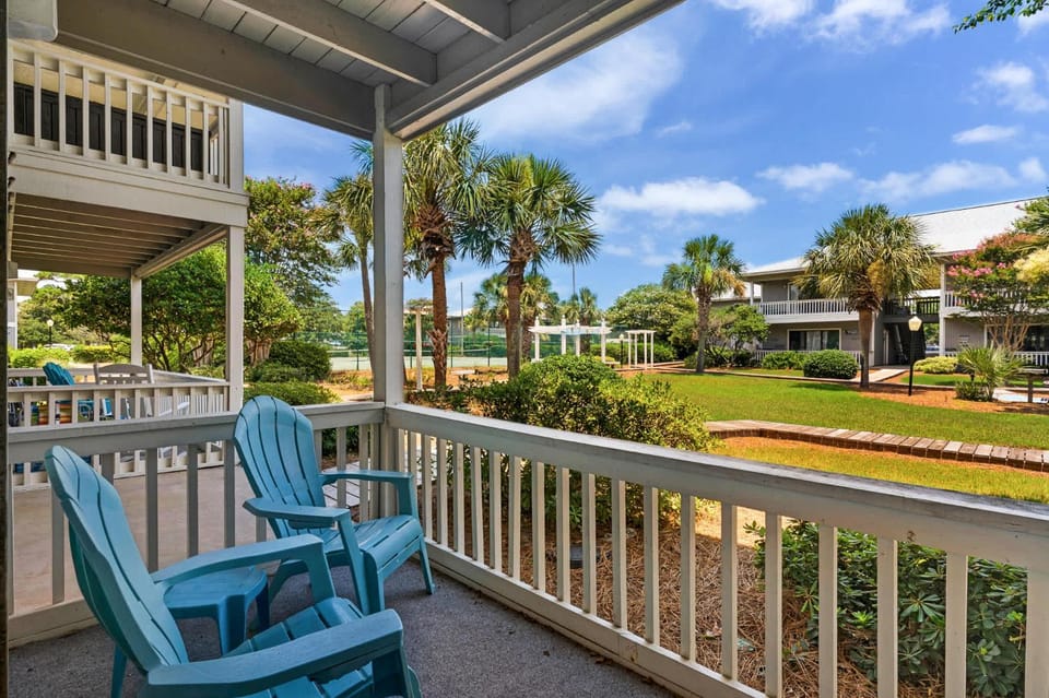 Sunny Daze at Beachwood Villas - Walk to Beach Outdoor Pools & More House in South Walton County