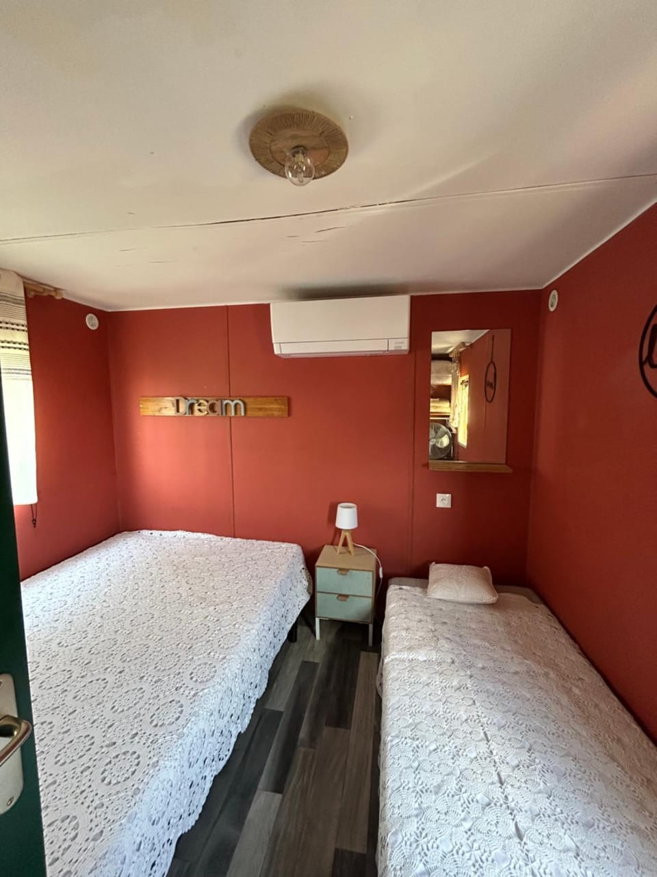 Photo of the whole room, air conditioner