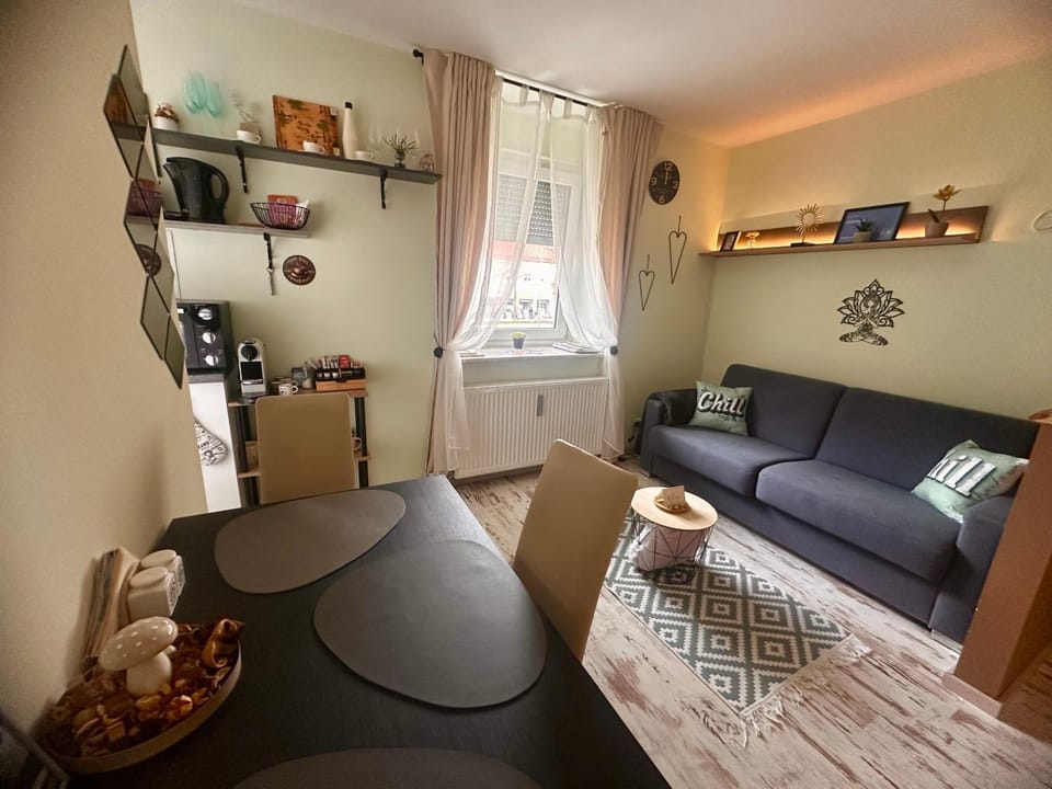 TV and multimedia, Coffee/tea facilities, Living room, Seating area