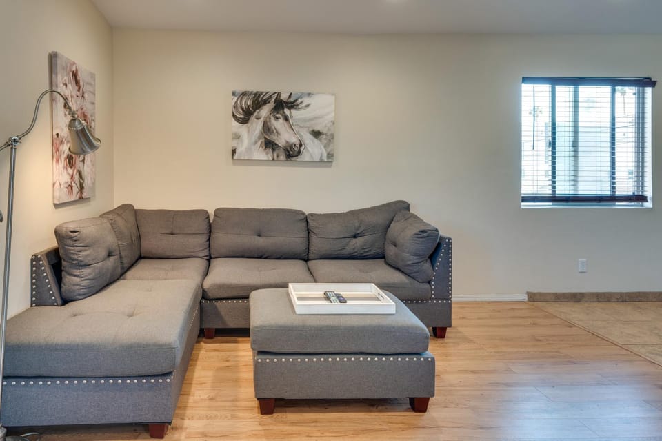 4 Mi to Beverly Hills: Quiet LA Gem w/ Shared Yard Apartment in San Fernando Valley