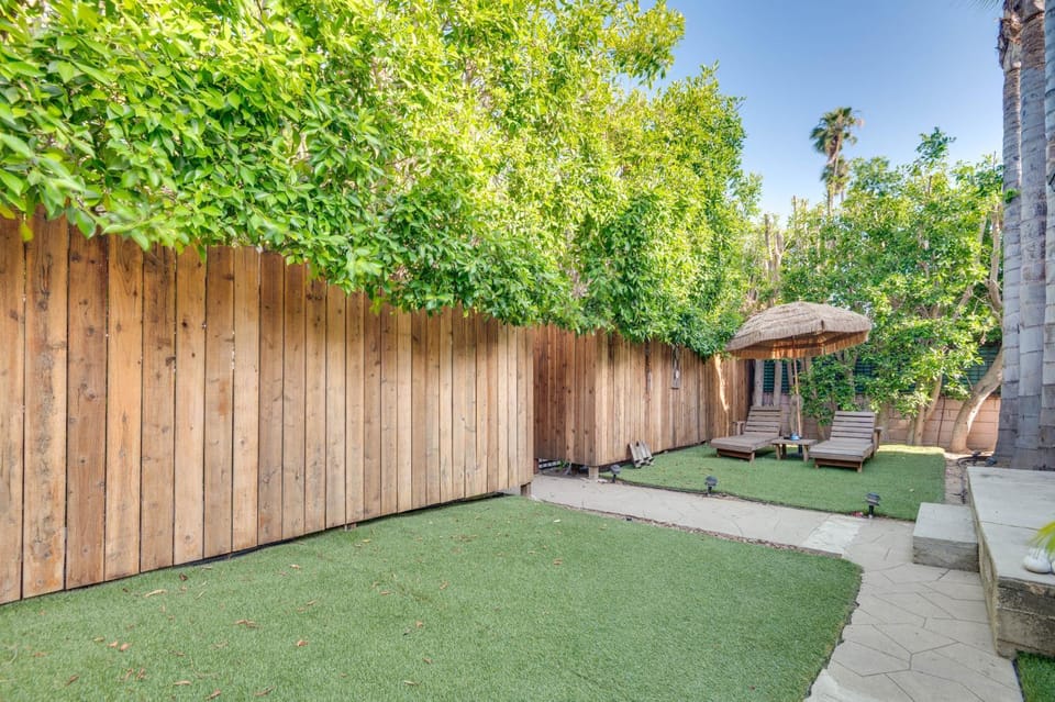 8 Mi to SoFi Stadium: WFH-Friendly Apt Apartment in San Fernando Valley