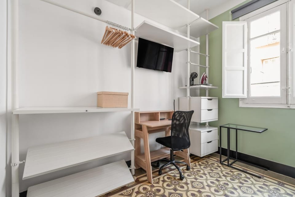 Private room in Malasaña #4 Bed and Breakfast in Centro