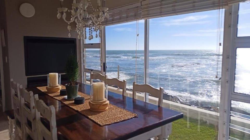 View (from property/room), Living room, Seating area