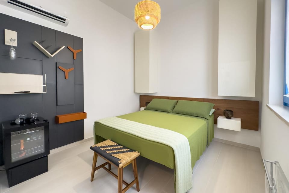 Bed, Photo of the whole room, Bedroom, air conditioner