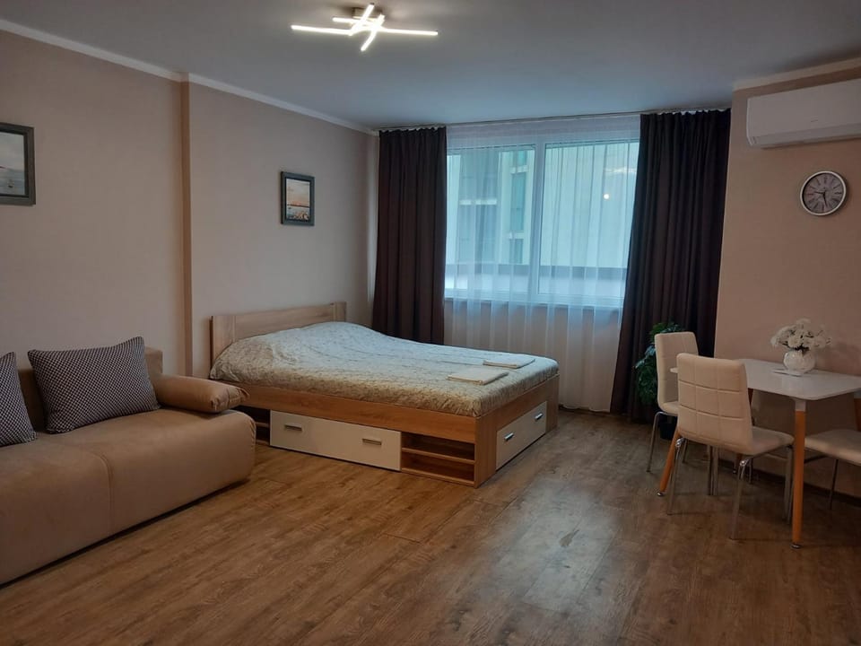 Photo of the whole room, Seating area, Bedroom