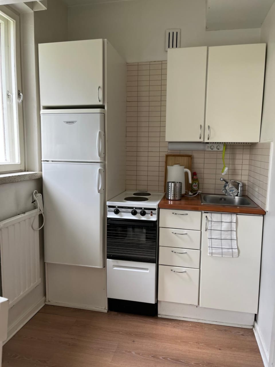 Kitchen or kitchenette, oven, stove