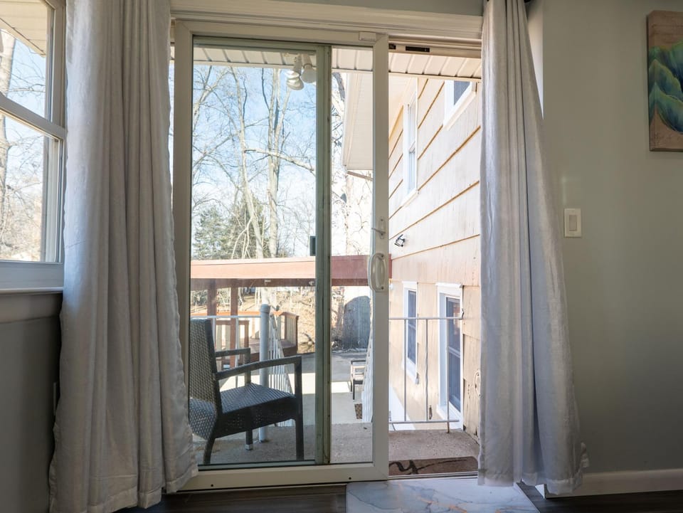 Patio, View (from property/room), Balcony/Terrace, Seating area, Lake view, River view