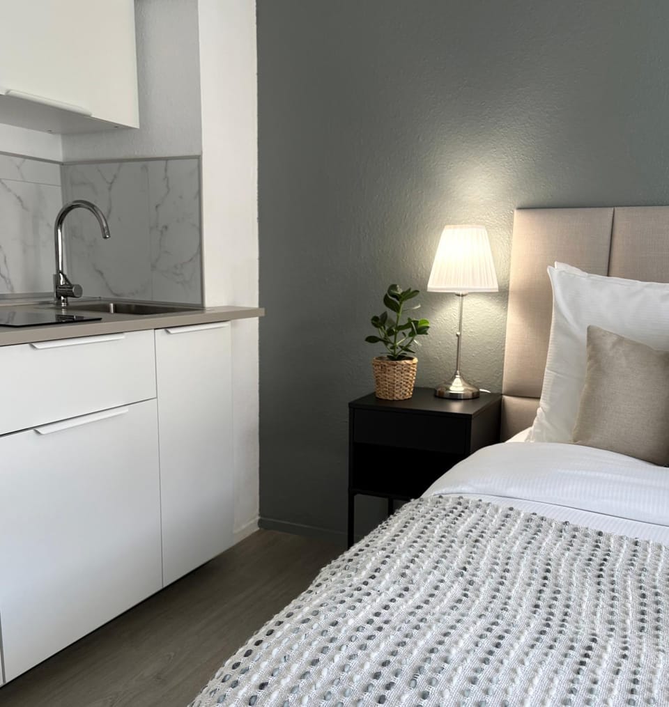 Bed, Kitchen or kitchenette, Photo of the whole room, Bedroom