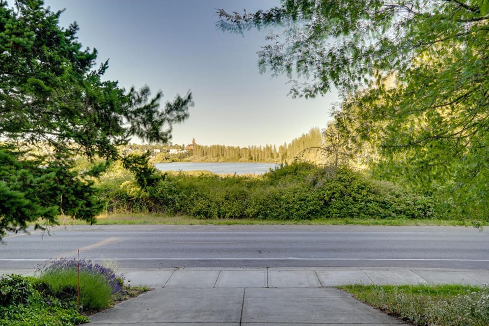 Less Than 1 Mi to Jefferson Healthcare Nurse-Ready Rental Apartment in Port Townsend