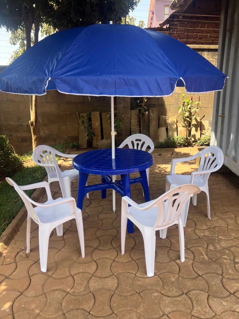 house with a garden Bed and Breakfast in Kampala