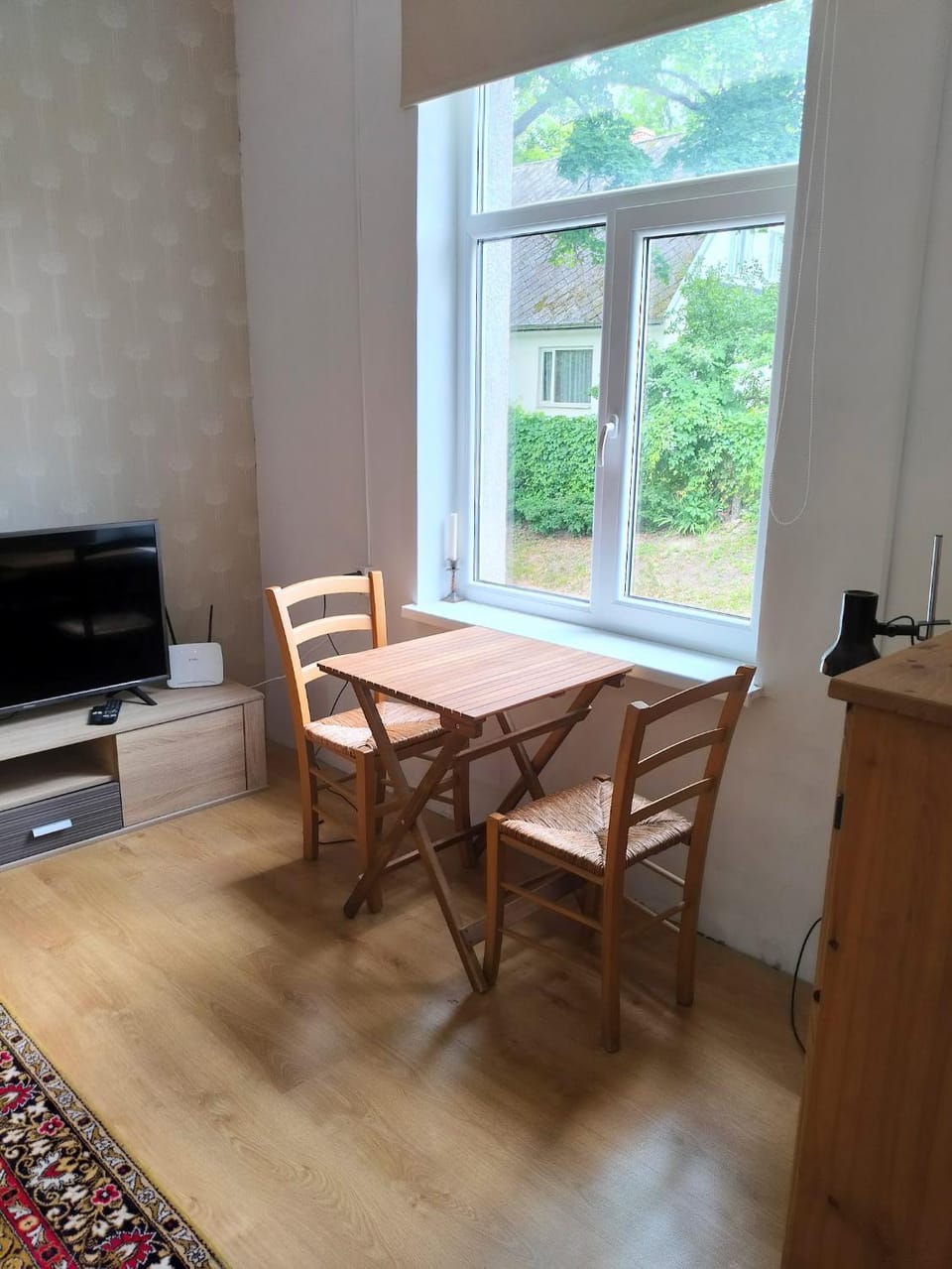 TV and multimedia, Living room, Seating area, Dining area