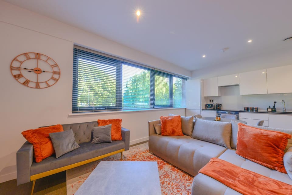 Large Luxury Studio Apartment Apartment in St Albans