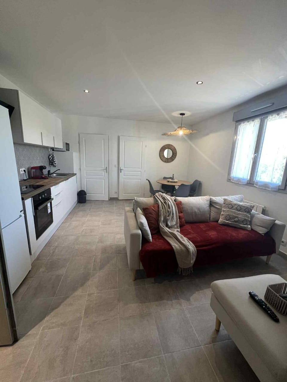 Kitchen or kitchenette, Living room, stove