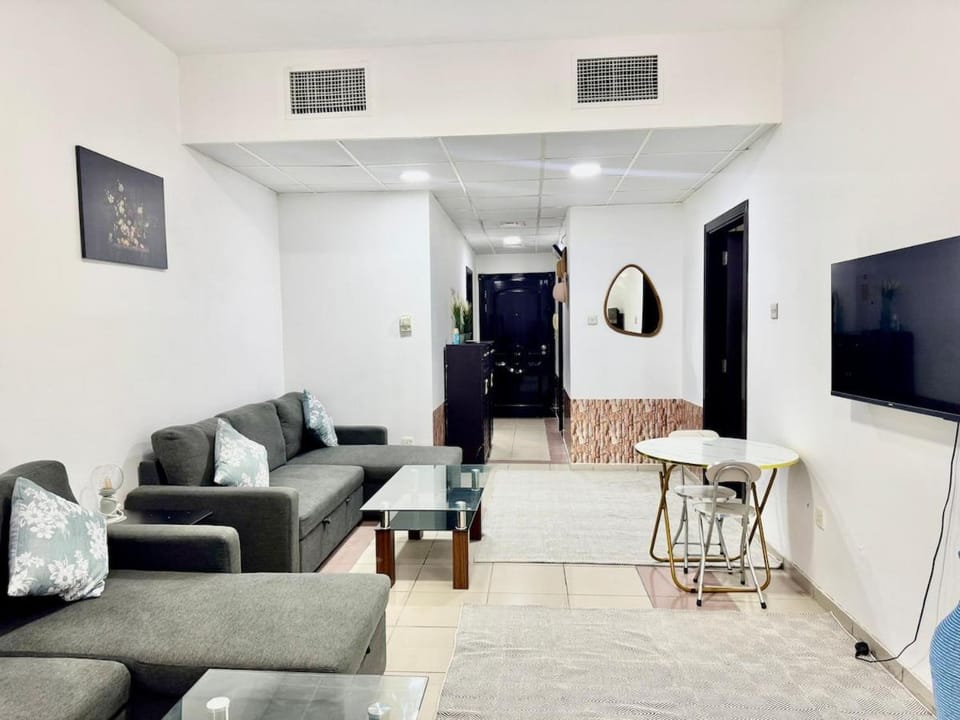 Mina Road AL Thayer Apartment in Dubai