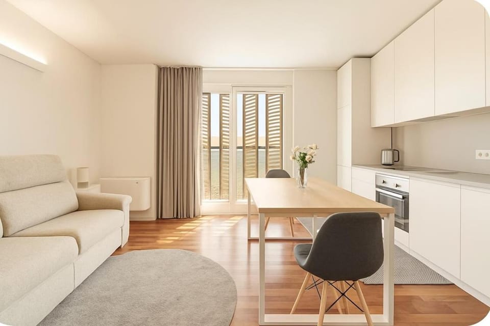 Kitchen or kitchenette, Living room, Seating area, Dining area, stove