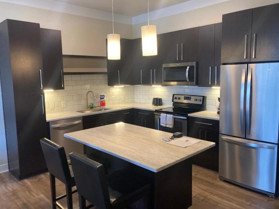 Beautiful in Beachwood Apartment in Beachwood