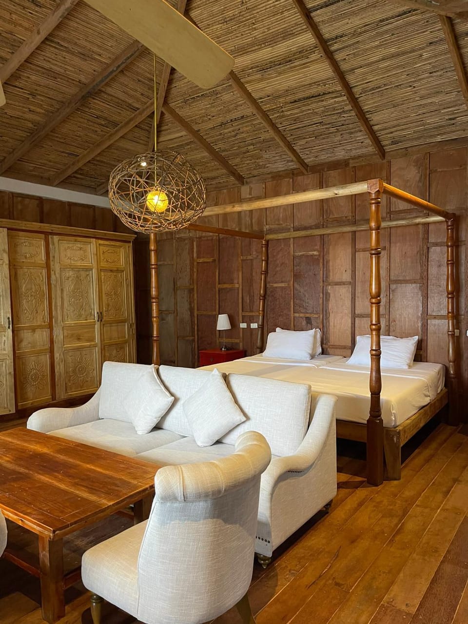 Bed, Living room, Photo of the whole room