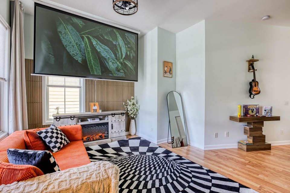 TV and multimedia, Living room, Evening entertainment